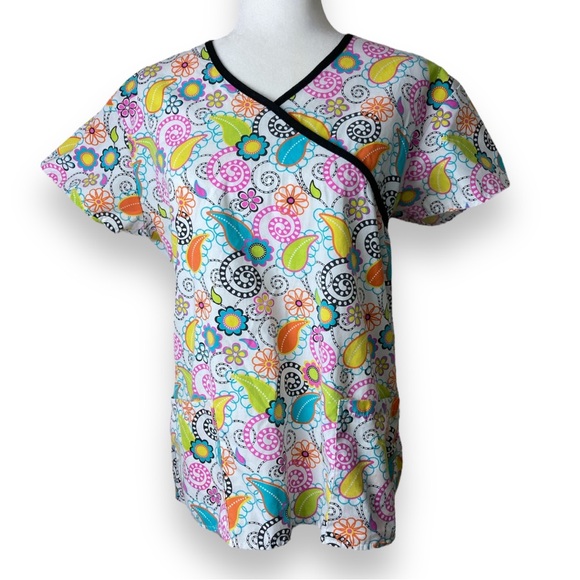 Samantha Mara Scrub Top Flowers Size L - Picture 1 of 13
